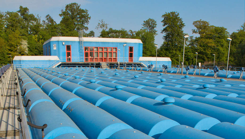 Reliable protection for enclosed sewage structures